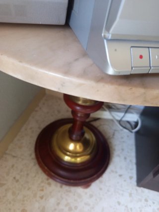 Mesa Auxiliar Mármol con Minicadena Sony