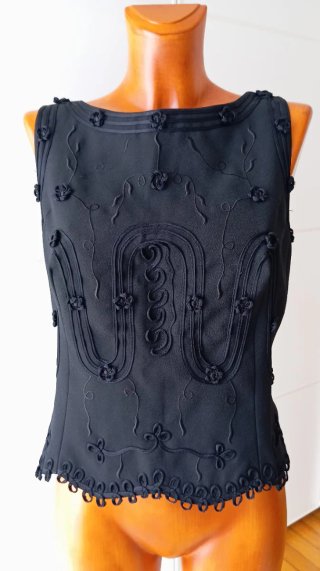 Top negro bordado floral. Top ceremonia.
