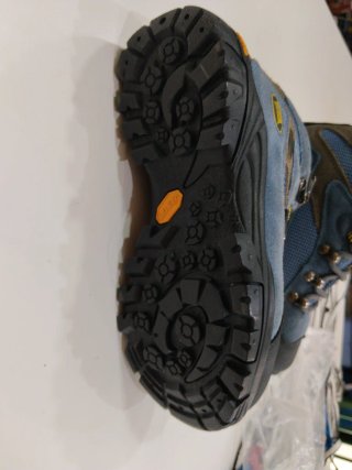 Botas infantiles. Tengo las tallas 30/31/32.