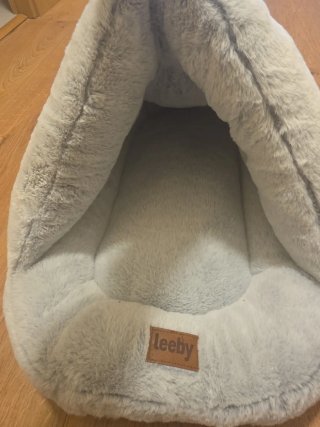 Cama para gatitos tipo zapatilla