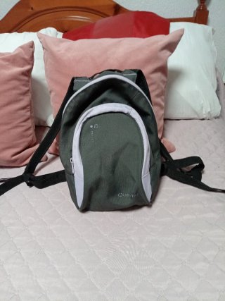Mochila Quechua Negra y Verde