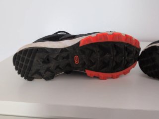 Zapatillas Kalenji para andar negras y rojas