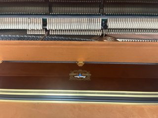 Piano vertical Kawai CX-4S. madera oscura