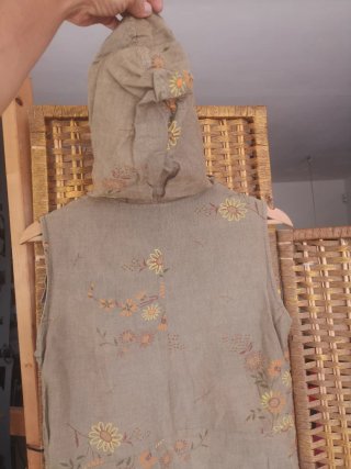 Vestido largo WAW con capucha floral