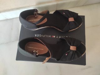 Sandalias cuña Tommy Hilfiger negras