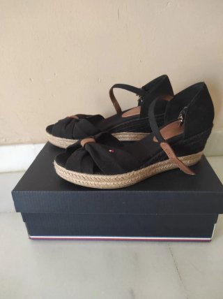 Sandalias cuña Tommy Hilfiger negras