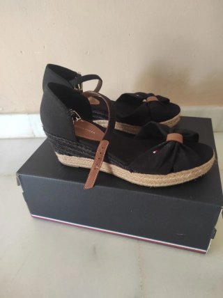 Sandalias cuña Tommy Hilfiger negras