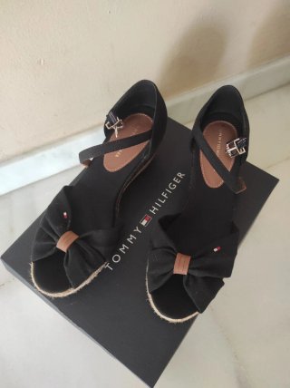 Sandalias cuña Tommy Hilfiger negras