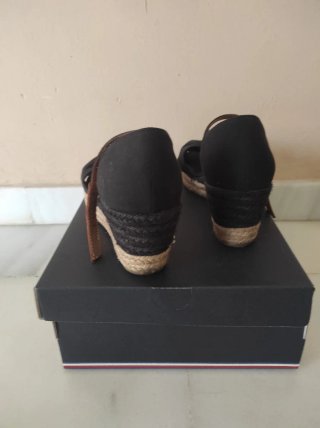 Sandalias cuña Tommy Hilfiger negras