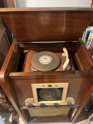 Radio Tocadiscos Mueble Antiguo