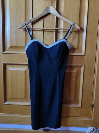 Vestido corto fiesta con pedrería