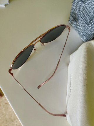 Gafas de sol Michael Kors doradas y rosas