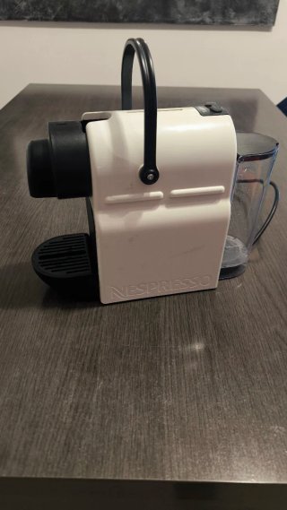 Cafetera Nespresso Blanca