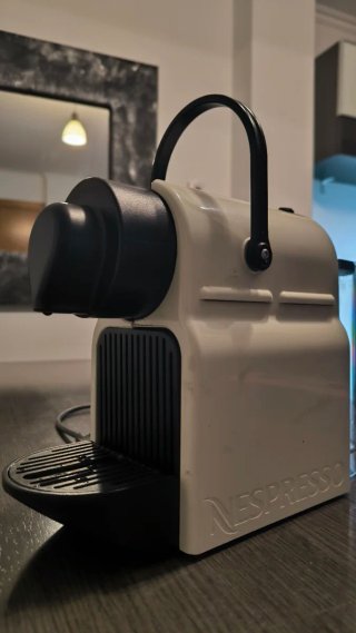 Cafetera Nespresso Blanca