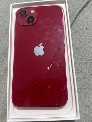iPhone 13 Rojo + Funda (LEER DESCRIPCIÓN)