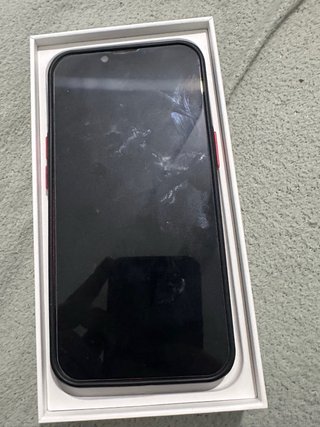 iPhone 13 Rojo + Funda (LEER DESCRIPCIÓN)