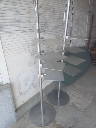 Expositor Inoxidable Vertical con Bandejas