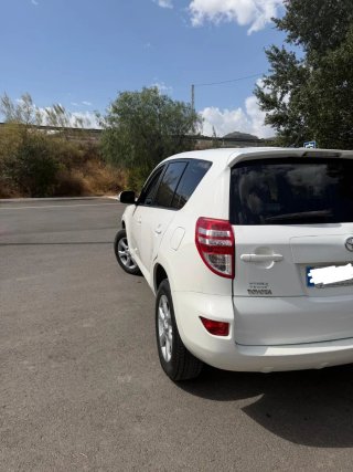 Toyota RAV4 2011
