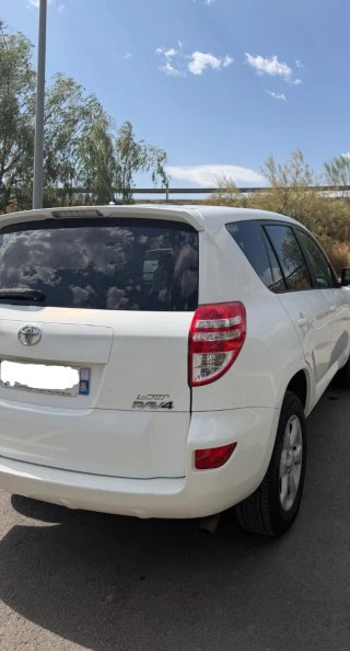 Toyota RAV4 2011