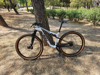 Ktm seminueva carbono 29 doble suspension xt bici