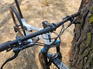 Ktm seminueva carbono 29 doble suspension xt bici