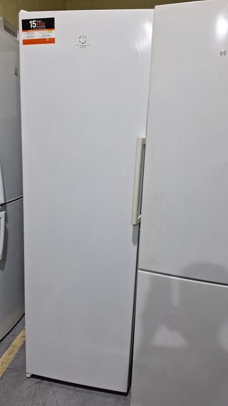 Congelador Vertical Indesit No Frost 190x60