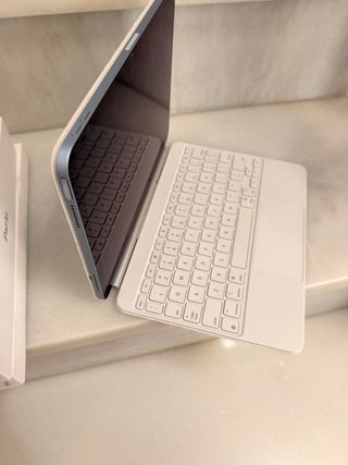 iPad Air 11 M3 256GB + Magic Keyboard