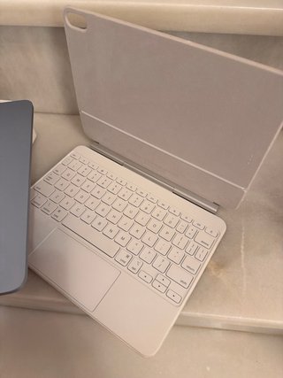 iPad Air 11 M3 256GB + Magic Keyboard