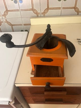 Molinillo de café antiguo madera y metal