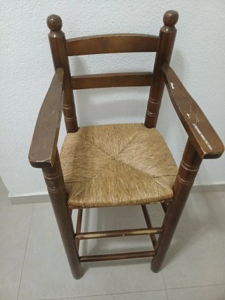 Silla de madera,trona,niños pequeños