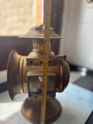 Antiguo farol de estación de latón