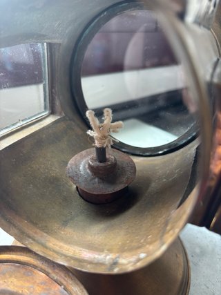 Antiguo farol de estación de latón
