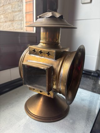 Antiguo farol de estación de latón