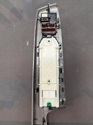 Botonera Toyota Prius Plus Lado Conductor