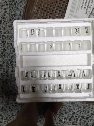 Juego de ajedrez de cristal