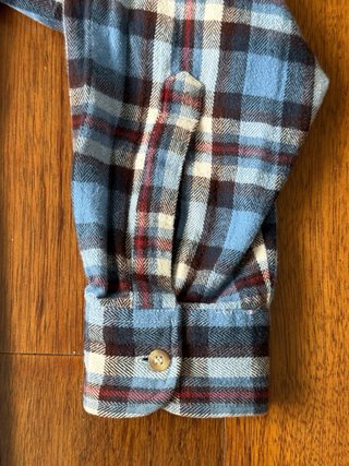 Camisa de cuadros azul y marrón