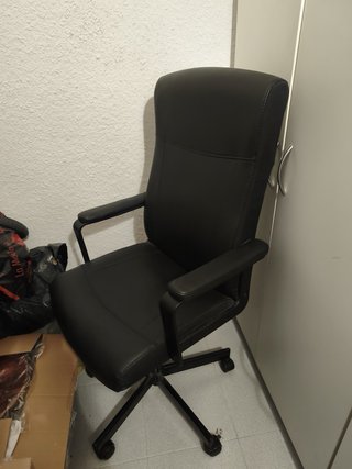 Silla de escritorio IKEA negra