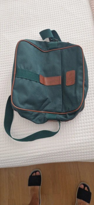 Maleta portatrajes negra y crema,  REGALO BOLSA,