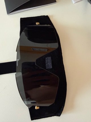 Gafas de sol Versace doradas y negras