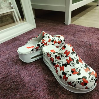 Zuecos Estampados Minnie Mujer