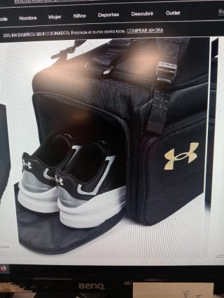 Mochila Under Armour Negra y Dorada