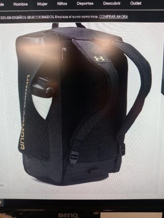 Mochila Under Armour Negra y Dorada