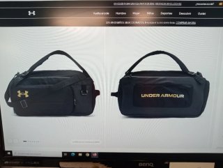 Mochila Under Armour Negra y Dorada