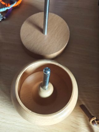 Máquina para hacer pulseras y collares