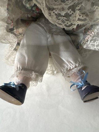 Muñeca antigua de porcelana