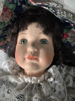 Muñeca antigua de porcelana