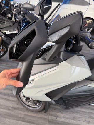 Carcasa y espejo retrovisor izquierdo Honda Forza