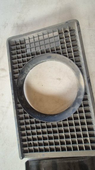 Rejilla faros land rover santana