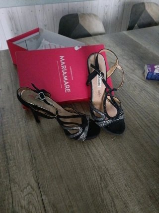 Zapatos de fiesta MARIAMARE negros y plateados