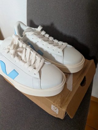Zapatillas Veja Blancas y Azules sin estrenar